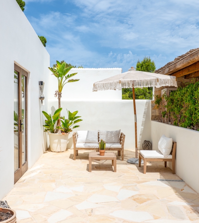 Resa Estates port des Torrent sale koop finca Ibiza side house patio.jpg